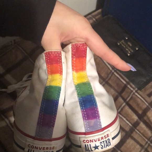 Converse - Picture 2 of 4